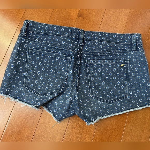 Juicy couture women's jean shorts size 26 - Picture 2 of 4